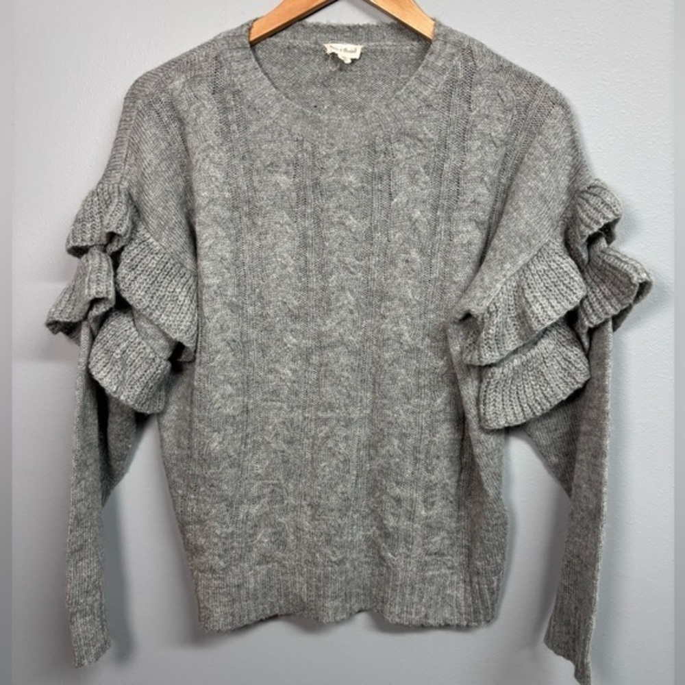 Hem & Thread Gray Crew Neck Cable Knit Sweater